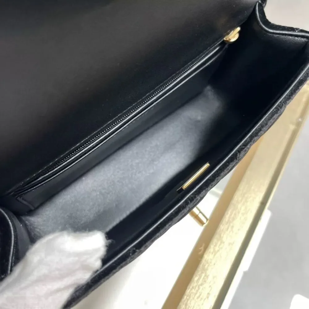 Chanel Women Pre-Loved Bag Very Good Condition
